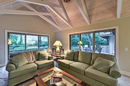 Chic Hilton Head Home-Walk to Beach and Golf Course - image 16