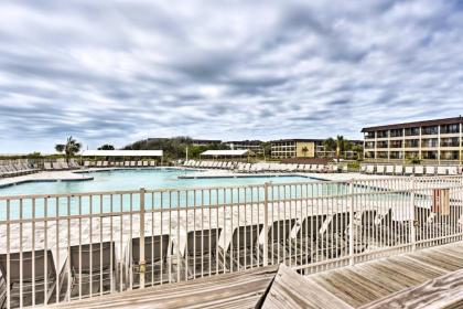 Hilton Head Island Condo - Walk to Pool and Beach! - image 2