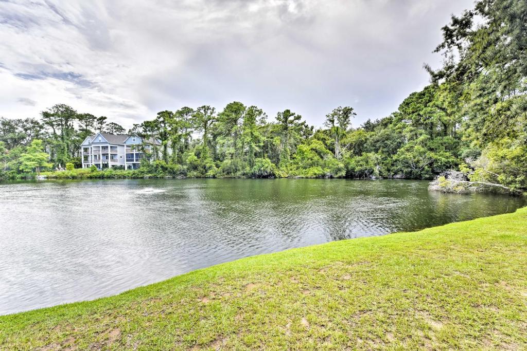 Hilton Head Island Condo - Walk to Pool and Beach! - image 7