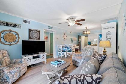 Villa with Prime Location Walk to Beach and Coligny! - image 14