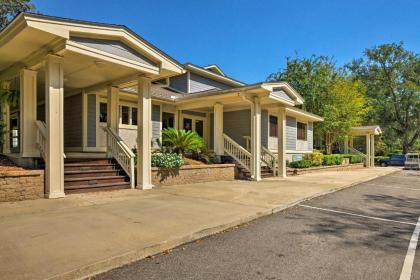 Hilton Head Island Condo Walk to the Beach! - image 8