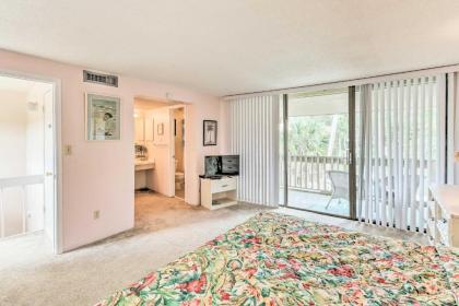 Hilton Head Island Townhome - Walk to Beach! - image 11