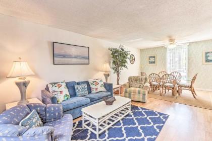 Hilton Head Island Townhome - Walk to Beach! - image 15