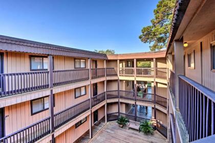 Hilton Head Condo with Amenities and Beach Access - image 4