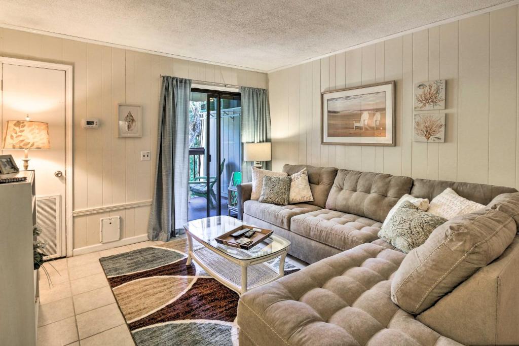 Hilton Head Villa - Walk to Beach and Restaurants! - main image