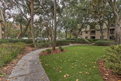 Hilton Head Villa - Walk to Beach and Restaurants! - image 7