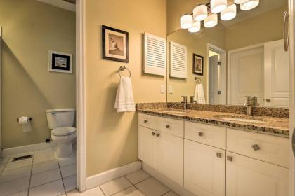 Hilton Head Townhome - Walk to Islanders Beach! - image 6