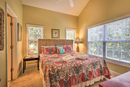 Hilton Head Townhome - Walk to Islanders Beach! - image 8