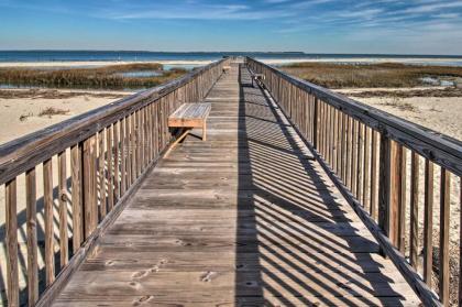 Hilton Head Condo with Pool Access - Walk to Beach! - image 10