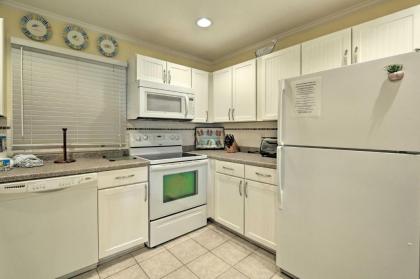 Oceanfront Family Condo Near Golf Less Than 1 Mi to Beach! - image 5