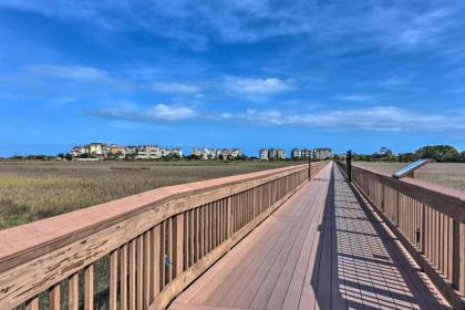 Oceanfront Family Condo Near Golf Less Than 1 Mi to Beach! - image 8