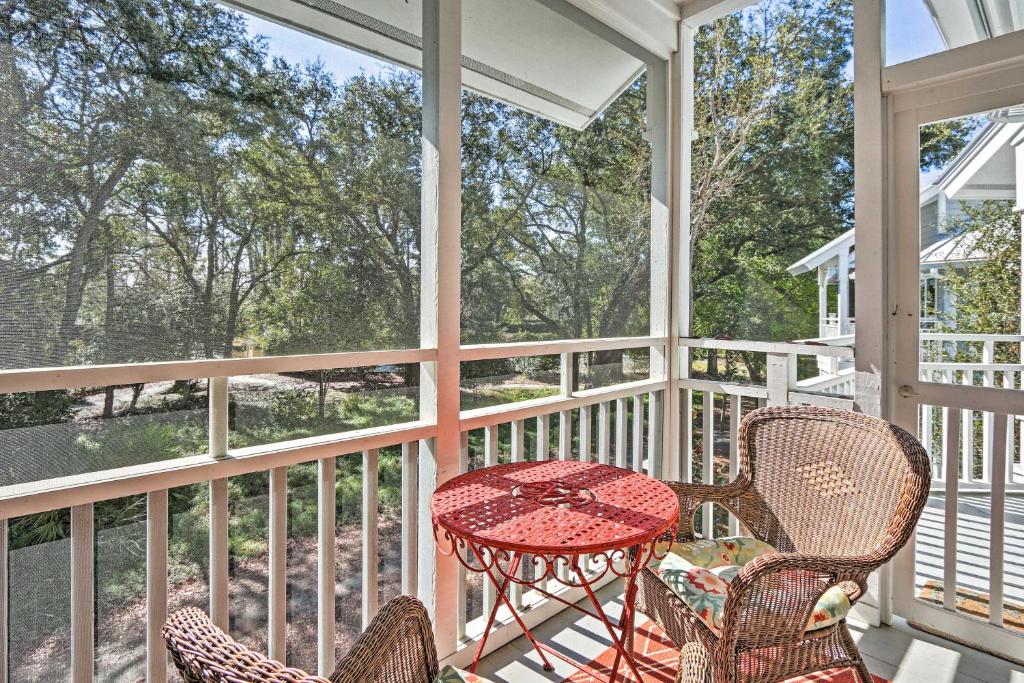 Hilton Head Villa with Pool Access and Hot Tub! - image 3