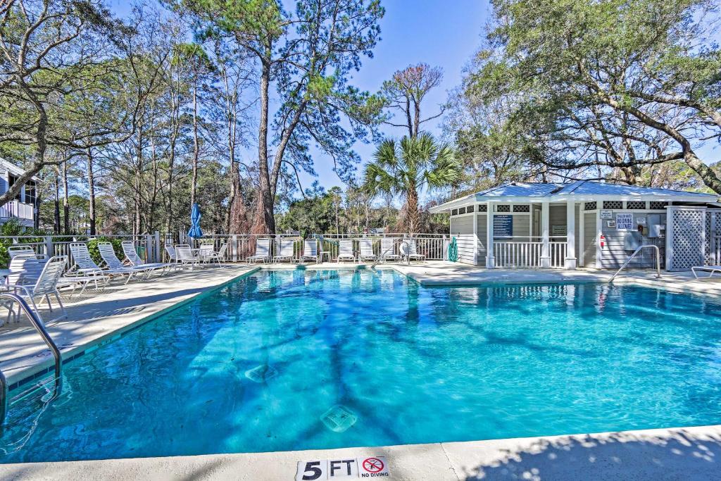 Hilton Head Villa with Pool Access and Hot Tub! - image 5