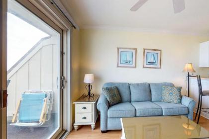 Breakers Oceanfront Getaway with Views and Pool! - image 12