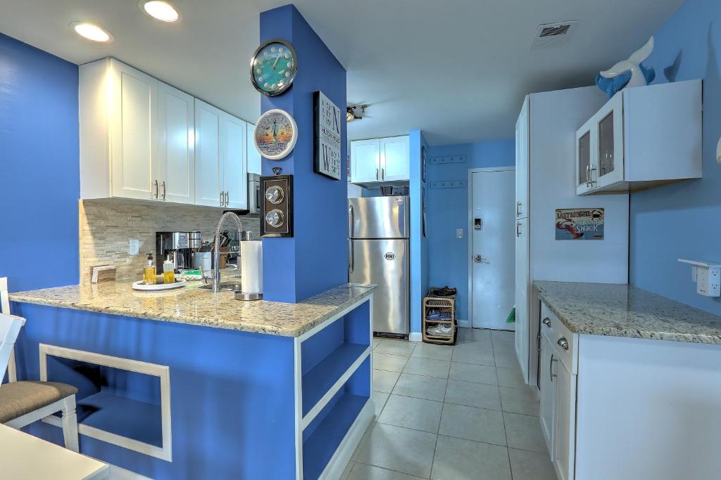 Hilton Head ahhhh - Newly Remodeled Two Bedroom Condo With Great Views! condo - image 3