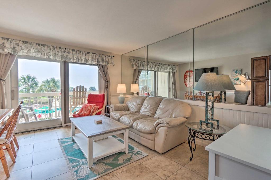 Beachfront Resort Condo with Ocean-View Balcony - main image