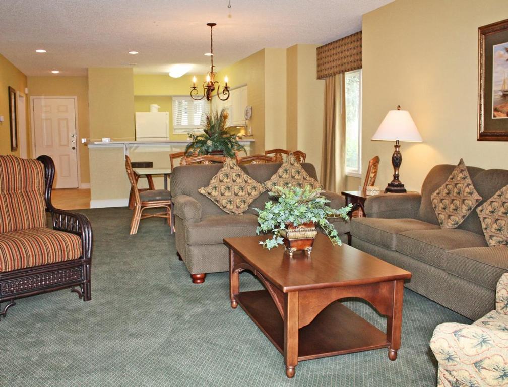 Spacious and Immaculate Villa in Hilton Head Island - Three Bedroom #1 - image 3