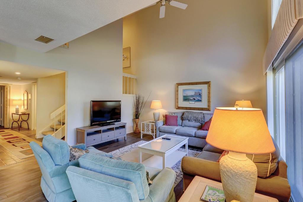 285 Stoney Creek 3 BR Condo Sea Pines - image 3