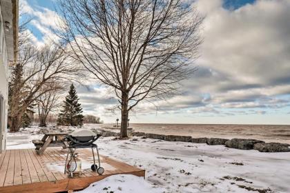 Waterfront Home with Private Beach on Lake Ontario! - image 15