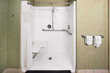 Hampton Inn Hinesville - image 12