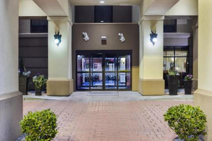 Hampton Inn Hinesville - image 14