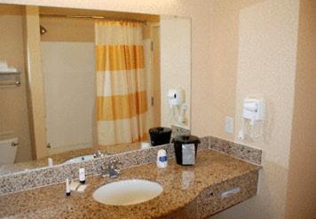 Fairfield Inn & Suites By Marriott Hinesville Fort Stewart - image 2