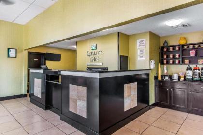 Quality Inn Hinesville - Fort Stewart Area Kitchenette Rooms - Pool - Guest Laundry - image 13