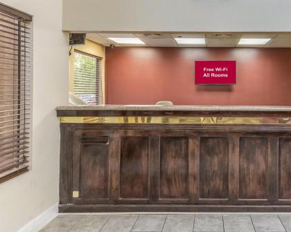 Red Roof Inn & Suites Hinesville - Fort Stewart - image 9