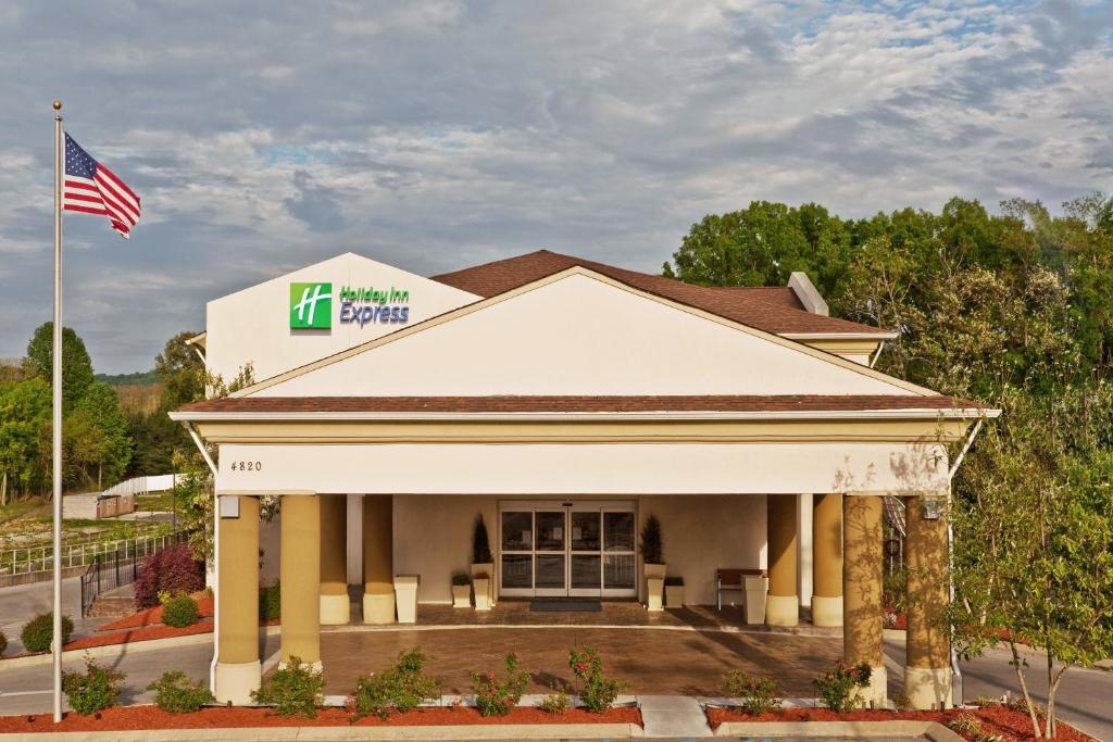 Holiday Inn Express & Suites Chattanooga-Hixson an IHG Hotel - main image