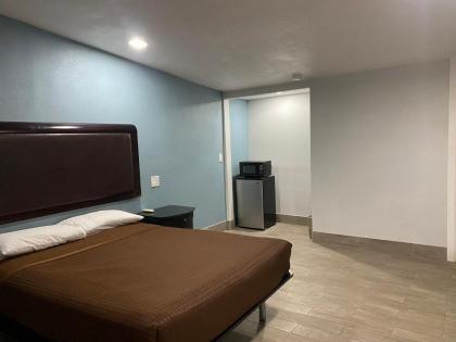 Executive Inn - image 10