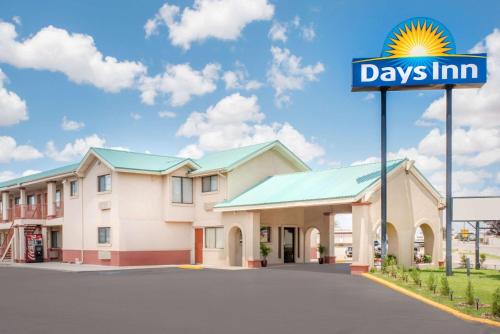 Days Inn by Wyndham Hobbs - main image