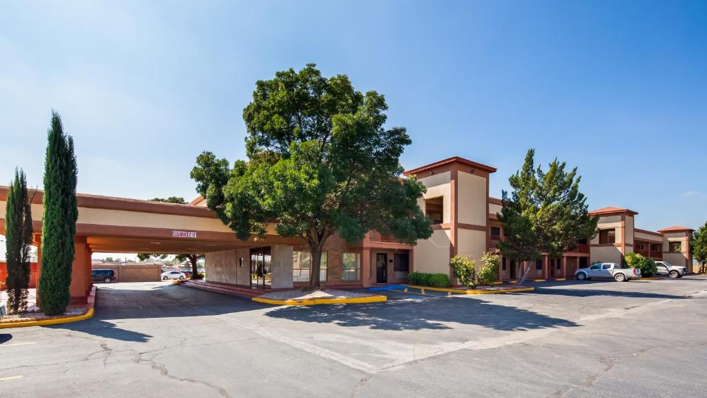 Best Western Executive Inn - main image