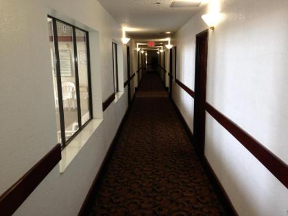 Brentwood Inn & Suites - image 3