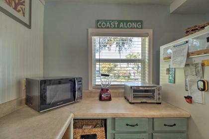 Tropical Hobe Sound Cottage Less Than 2 Mi From the Beach - image 12