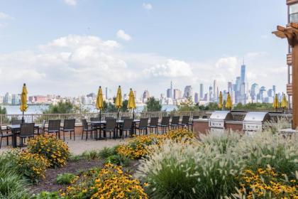 Global Luxury Suites at Hoboken Waterfront - image 10