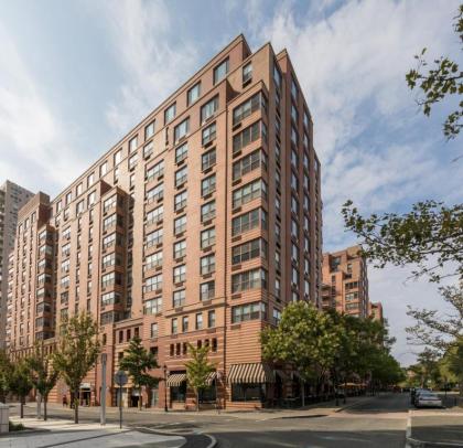 Global Luxury Suites at Hoboken Waterfront - image 6