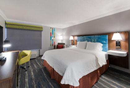 Hampton Inn & Suites Chicago-Hoffman Estates - image 9