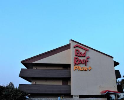 Red Roof PLUS+ Chicago - Hoffman Estates - image 1