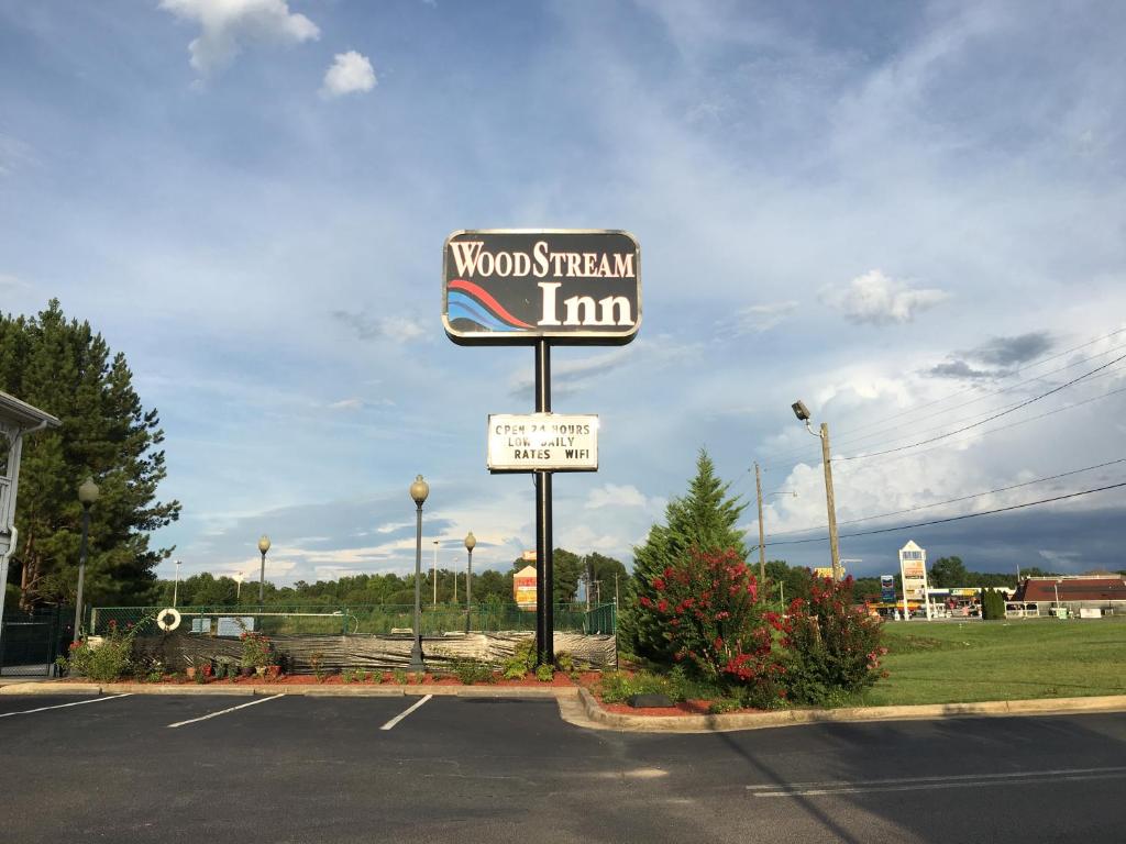 Woodstream Inn - main image