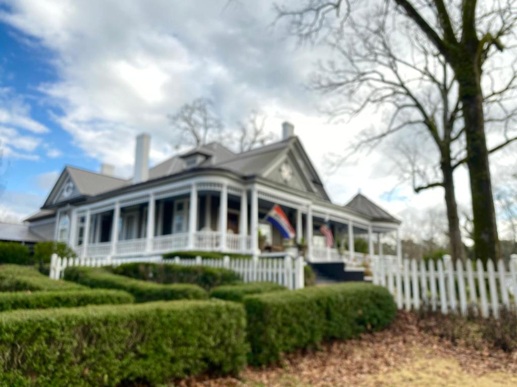 Hogan House Bed and Breakfast at Rose Hill - main image