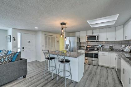 Charming Home with Patio 7 Mi to Sunset Beach! - image 12