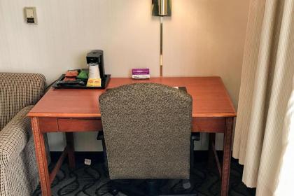 Quality Inn Holland - image 15