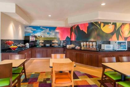 Fairfield Inn & Suites Holland - image 10