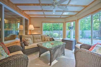 Lovely Holland Home with 1 Mi to Lake Michigan! - image 3