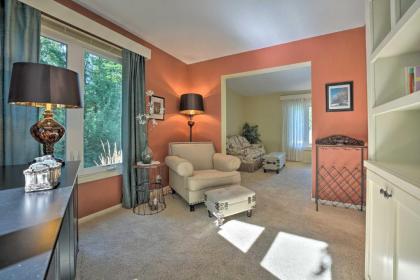 Lovely Holland Home with 1 Mi to Lake Michigan! - image 9