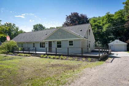 All Decked Out - Secluded getaway near beach access - image 9