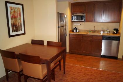 Hampton Inn Altoona - image 10