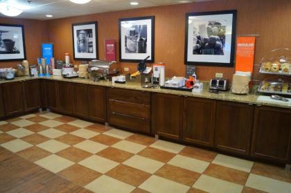 Hampton Inn Altoona - image 17