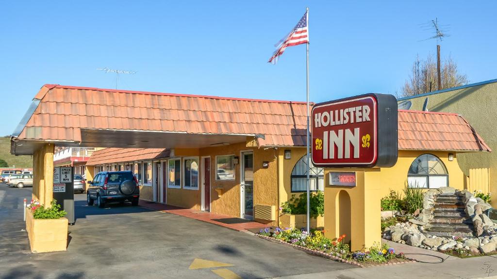 Hollister Inn - image 2