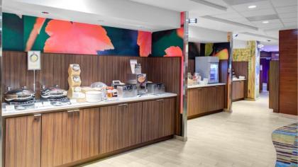 Fairfield by Marriott Hollister - image 12